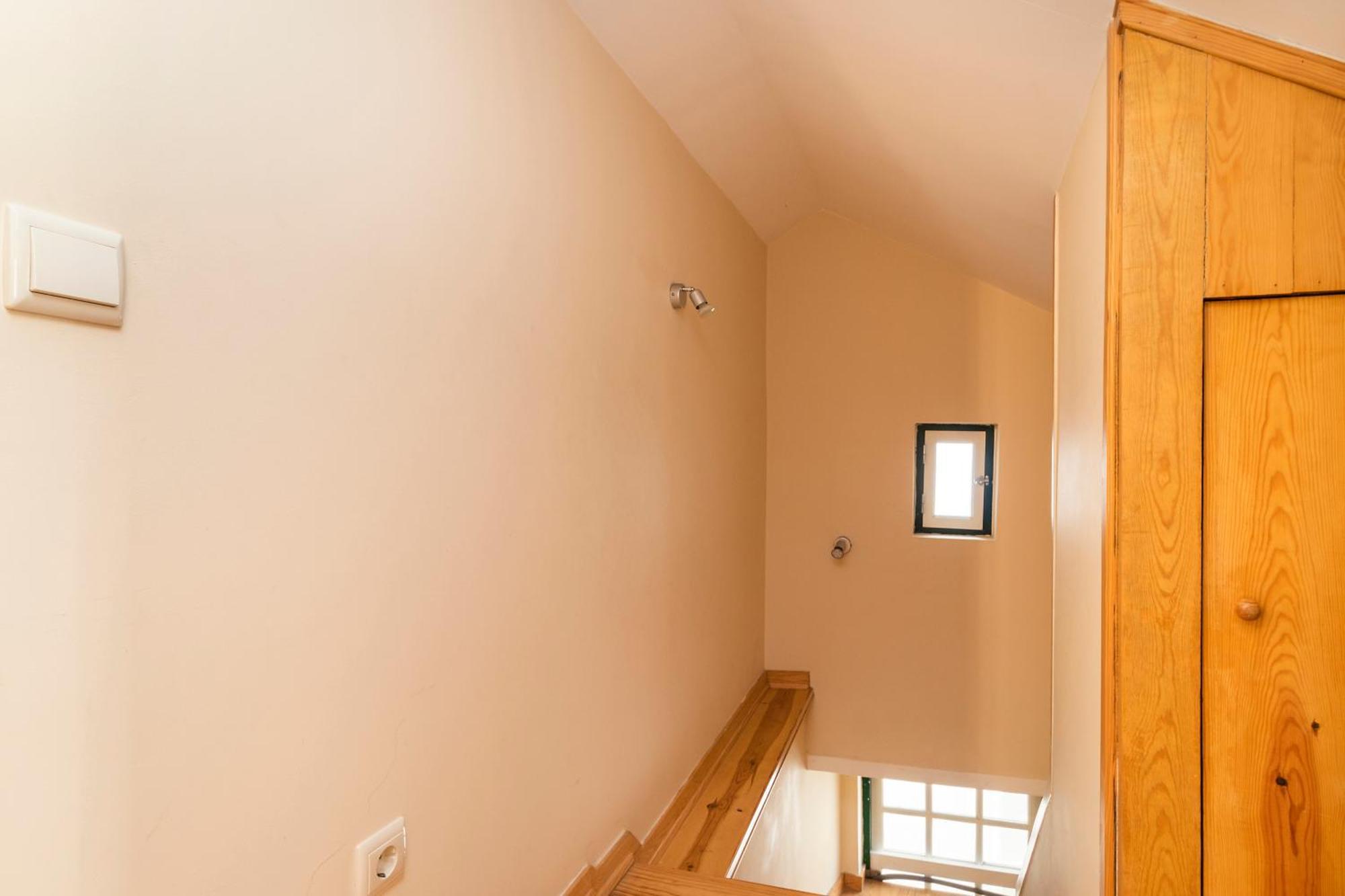 Budget 1 Bed Down Town Лиссабон Экстерьер фото